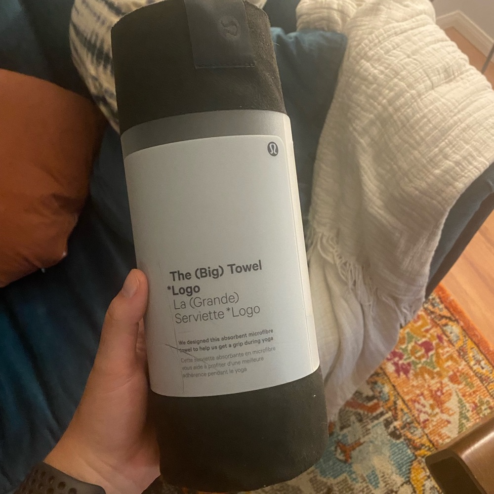 Lulu lemon the big towel